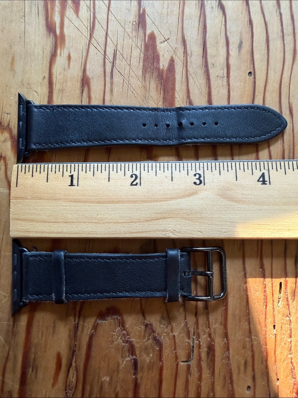 Apple Watch Hermès Black Leather Band - Picture 6 of 7
